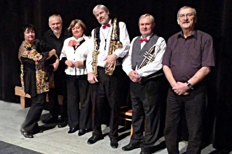 Nedělní dixie: Revival Swing Band & Lenka Malinová