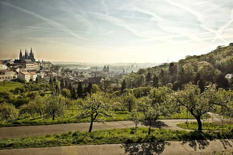 Zažij Prahu: Poezie i architektura Hřebenek