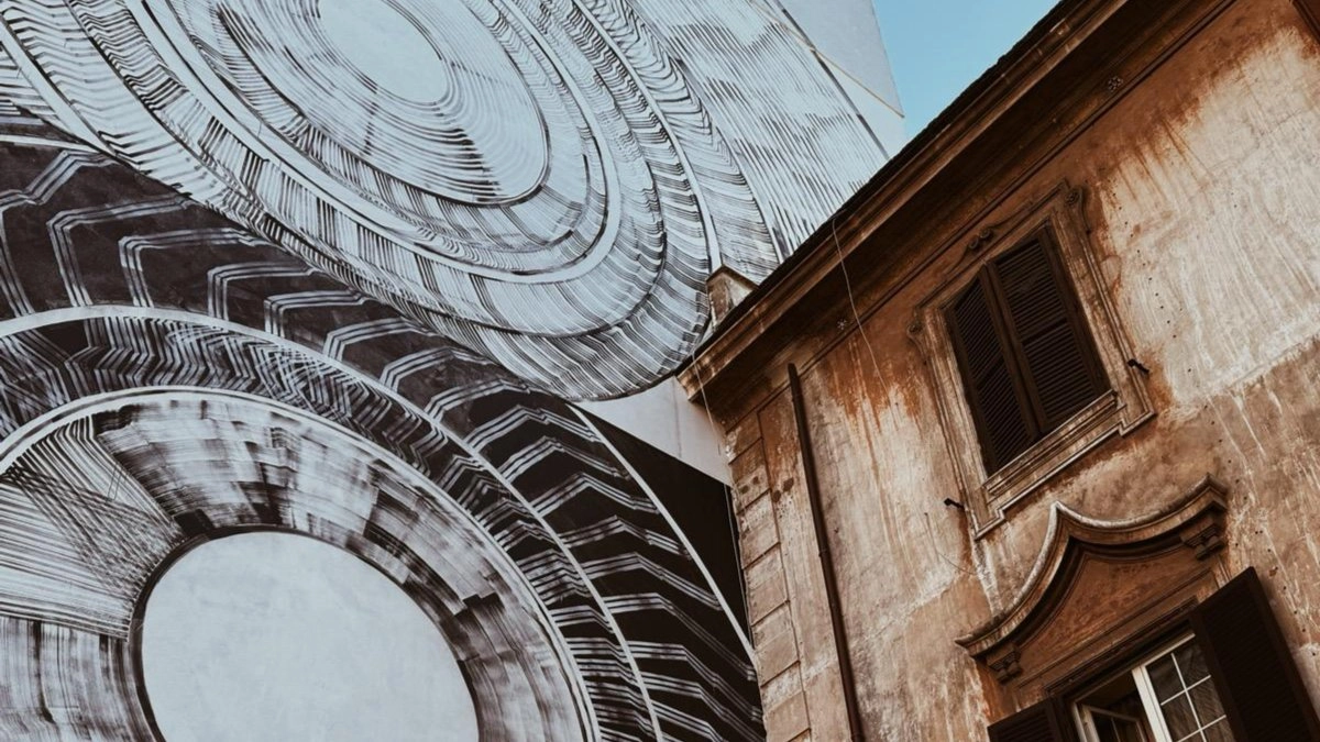 Mini tour del Pigneto: street art, Pasolini, Cesaroni, glicine in fiore