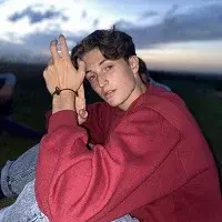 Henry Moodie and support