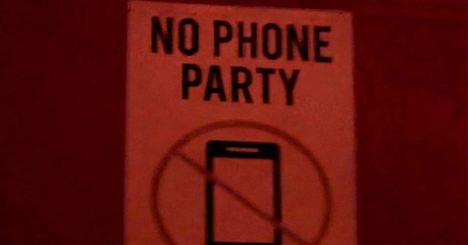 No Phone Party | Debaser Klubben