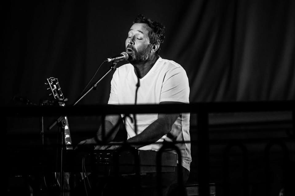 CRAIG HINDS ( SUNDAY LUNCH SHOW)