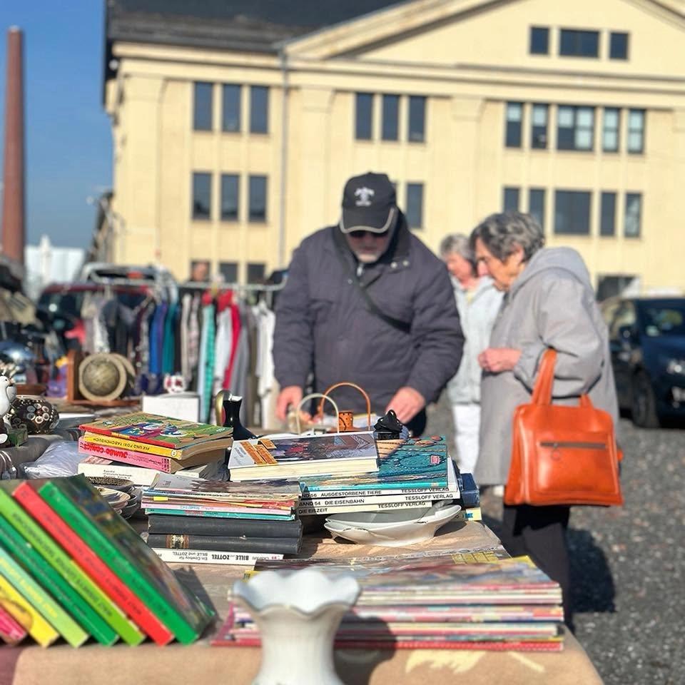 Flohmarkt + Outlet Shopping