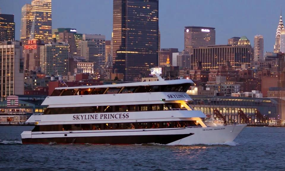 Astoria Park Fireworks Dinner Cruise From Flushing Queens