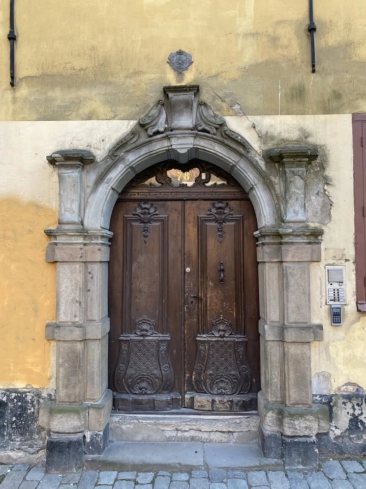 Tidig portalvandring i Gamla stan