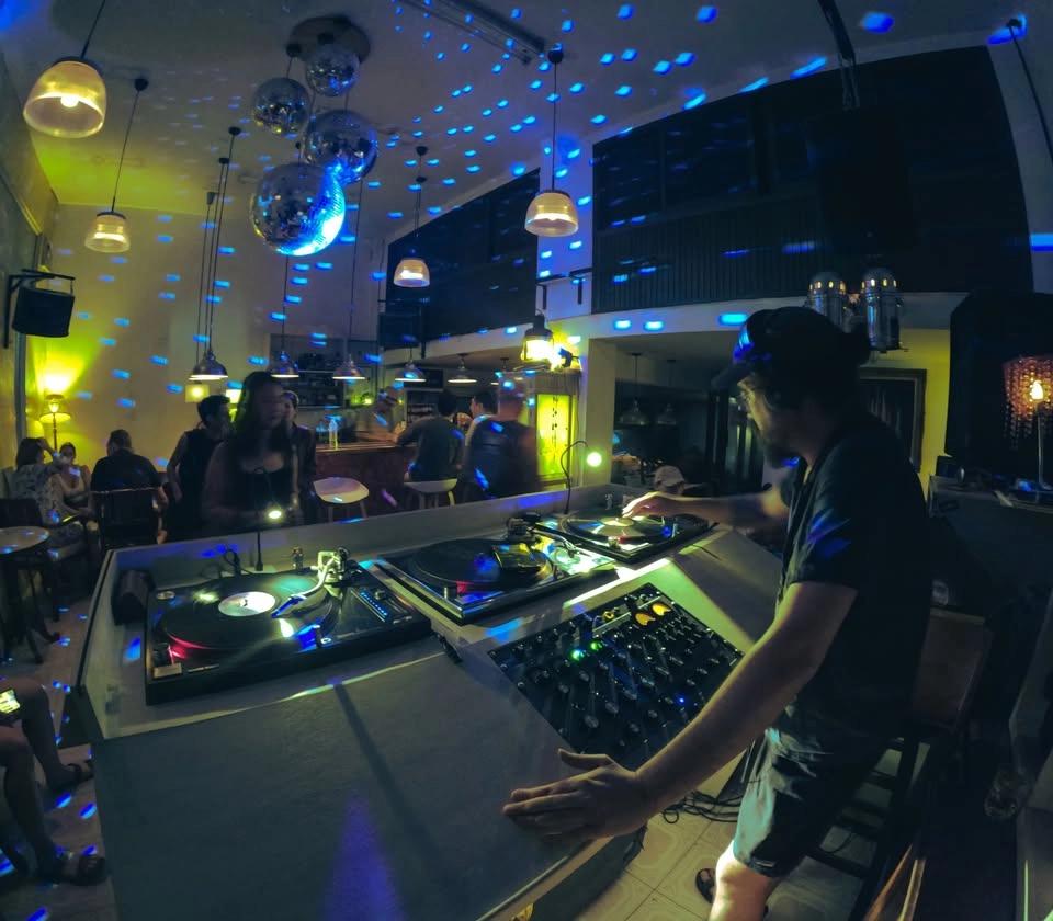 Krit Morton Invites Bangkok vinyl junkie presents; 6 hours of his solo vinyl set