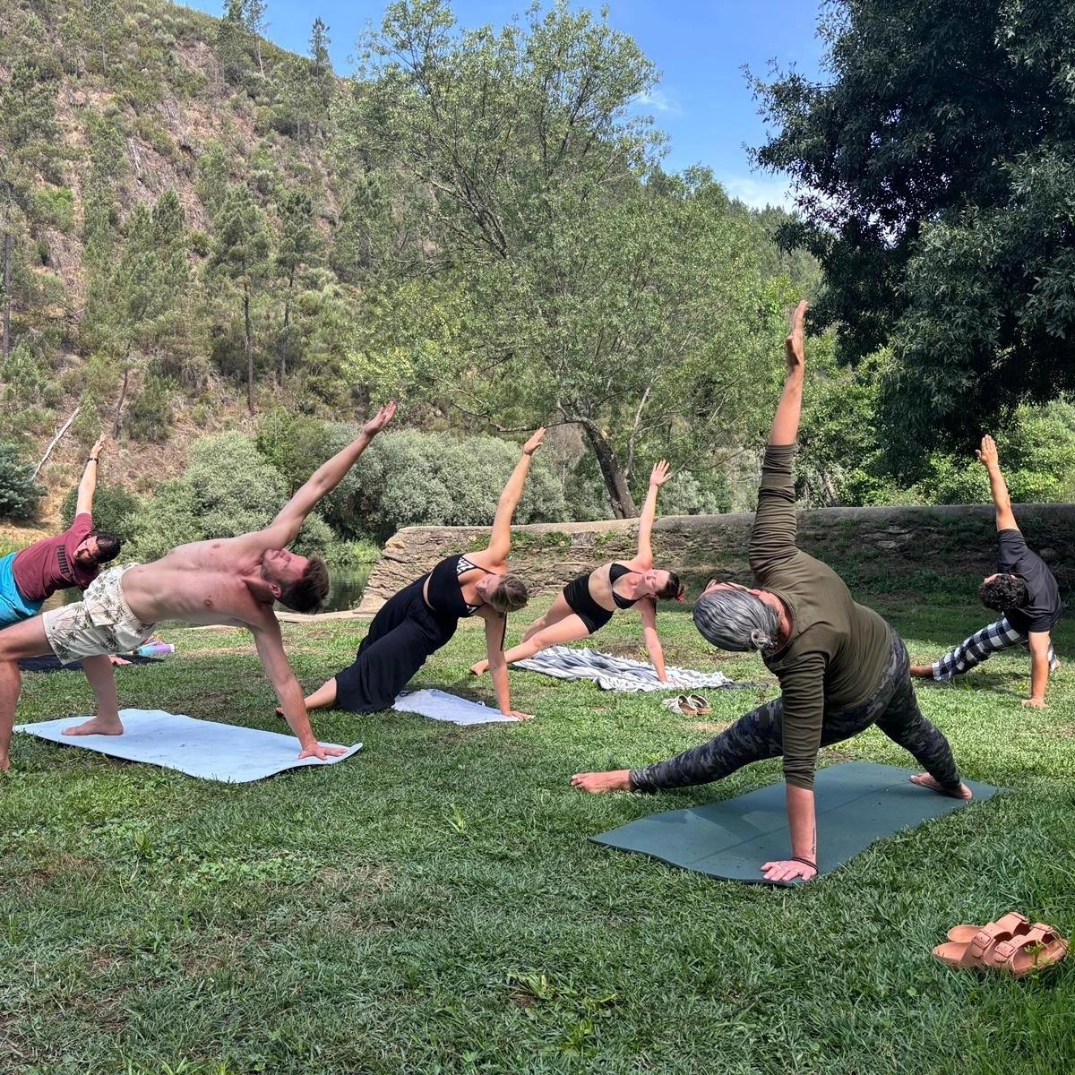 Yoga & Circle Of Massage