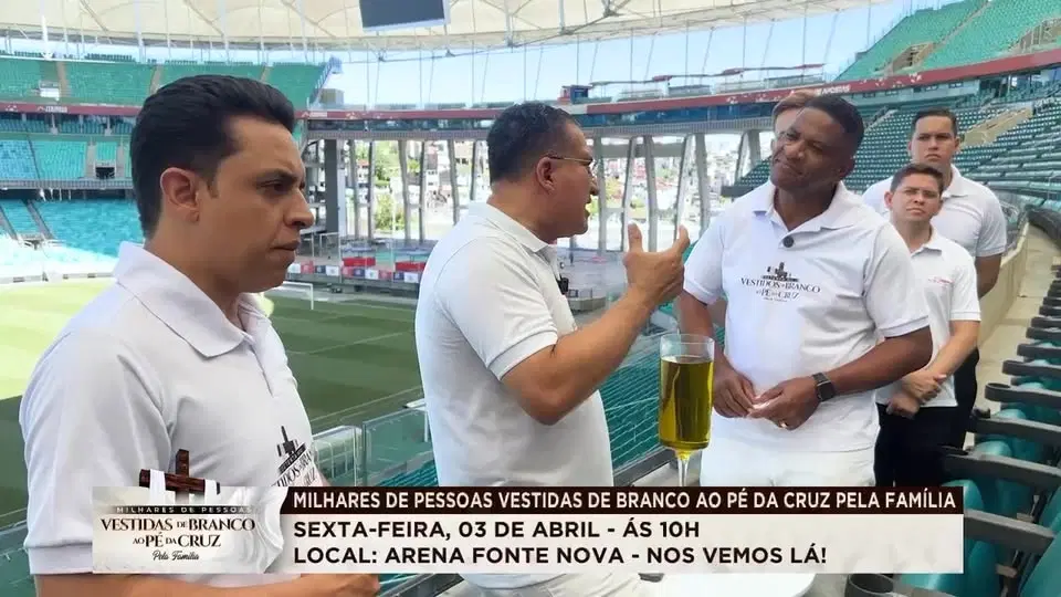 Família ao Pé da Cruz