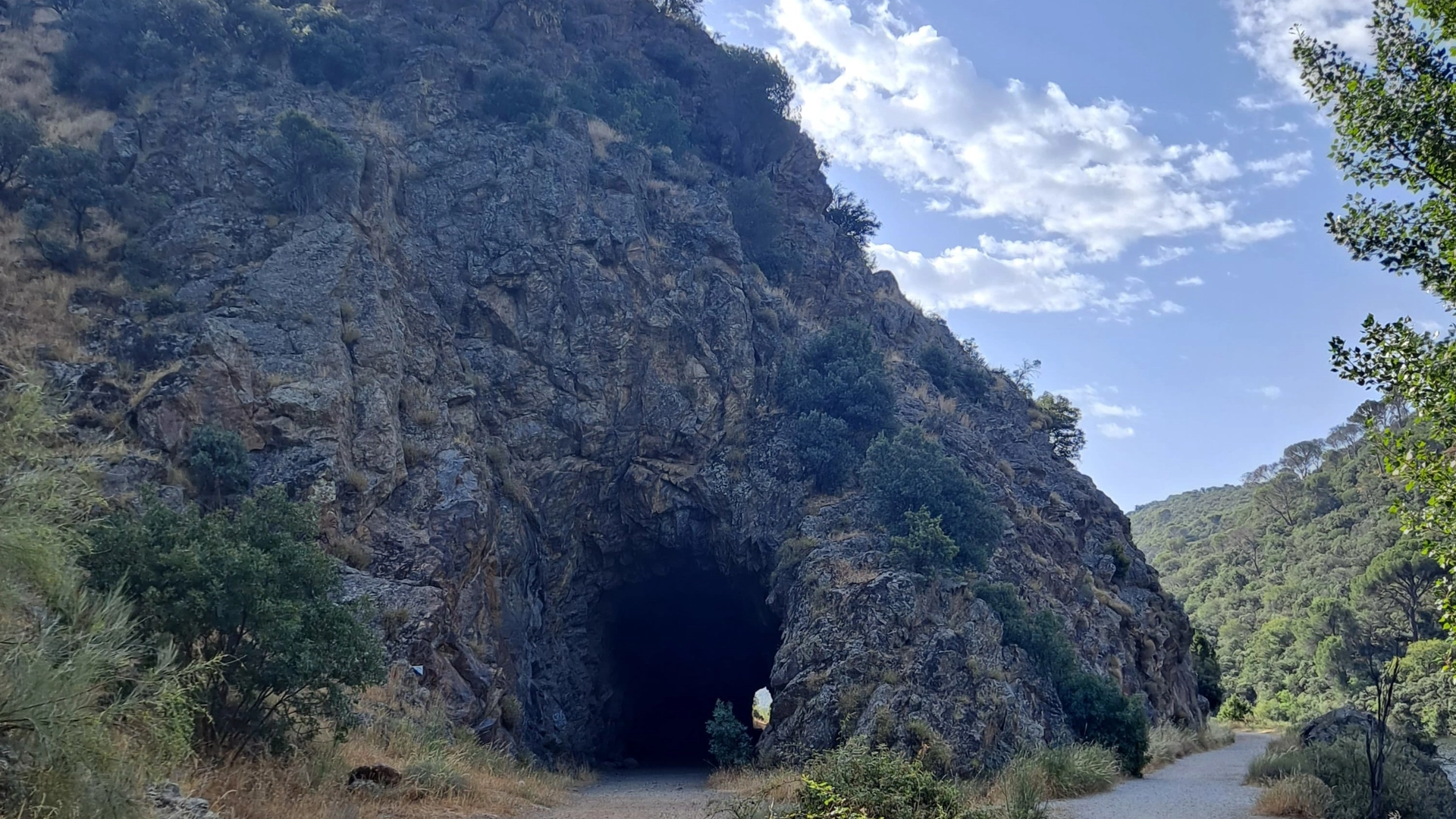 25/04🥾🐕 RUTA (FÁCIL) RÍO ALBERCHE🌄SENDERISMO RELAJANTE📸Y ENCANTO HISTÓRICO🏰