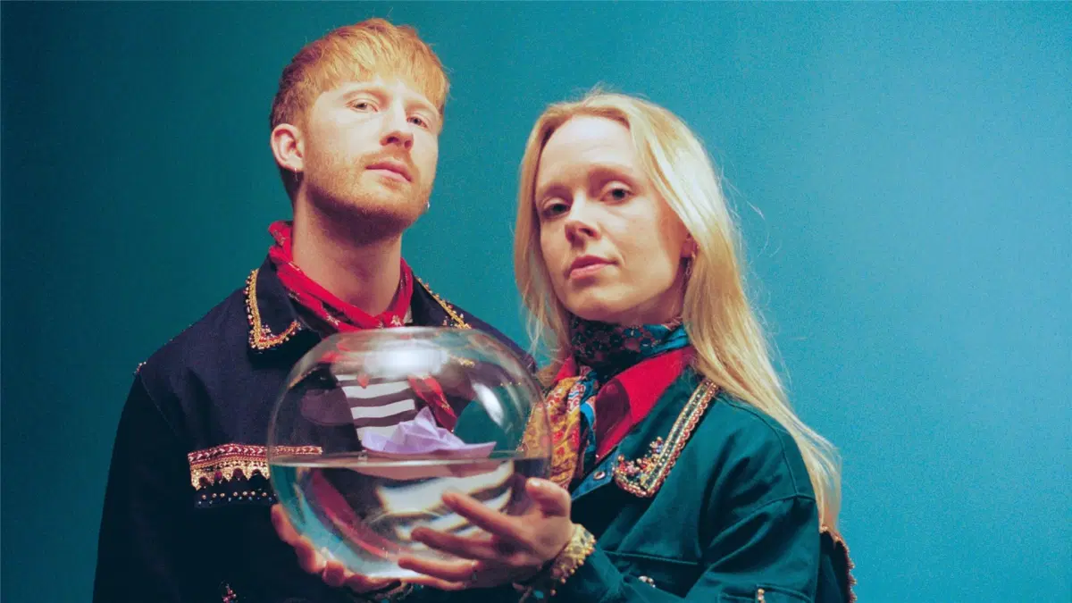 KNIV & GAFFEL//TEATERKJELLER´N: UNIVERSETS ALL INCLUSIVE