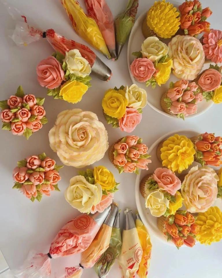 Flower Piping Bouquet (Beginner-Friendly)