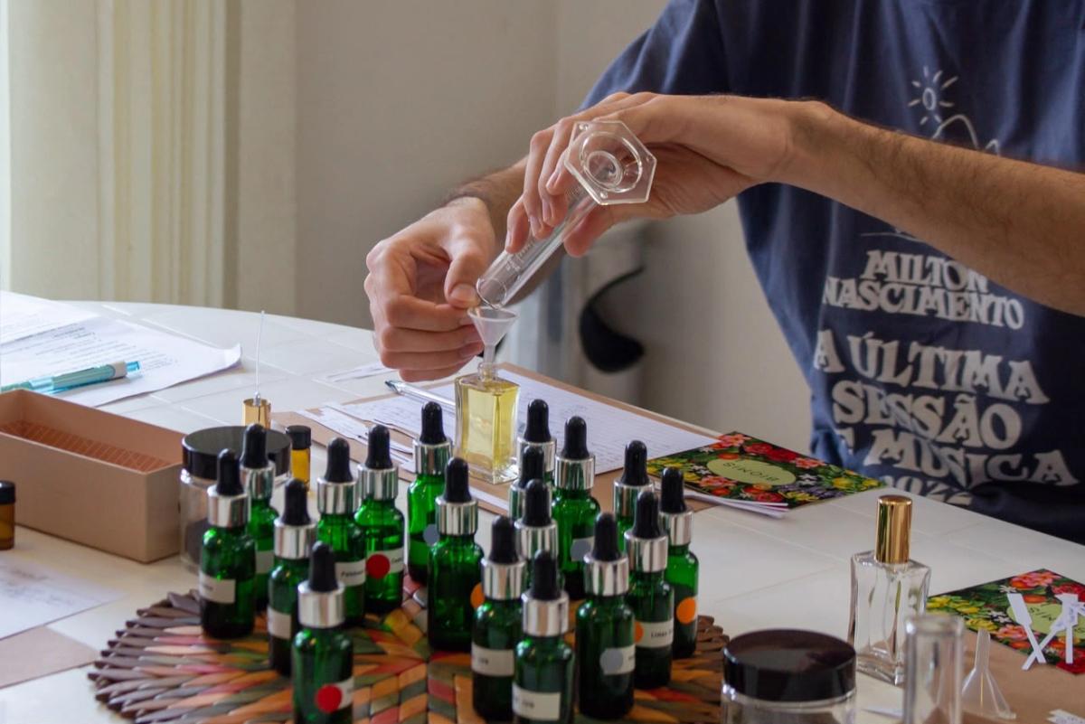 Oficina de criação de perfume botânico