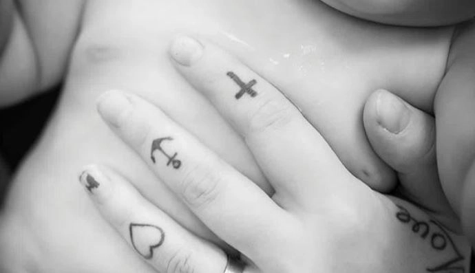 Spädbarnsmassage - grund