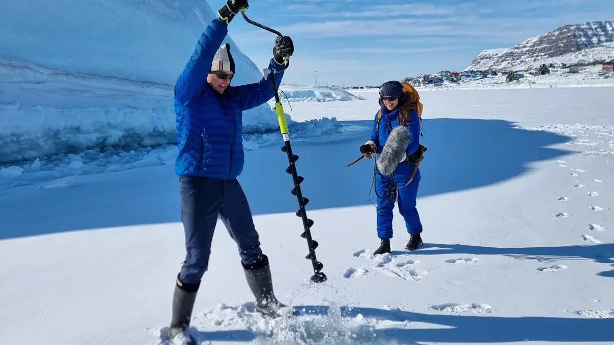 Liv og Forandring i det Smeltende Arktis. Radiobiograf og forskersamtale