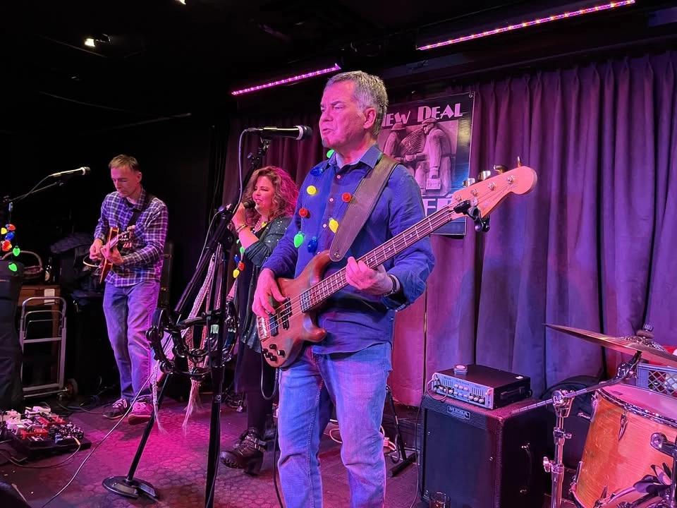 Friday Music: 49-cent Dress Band