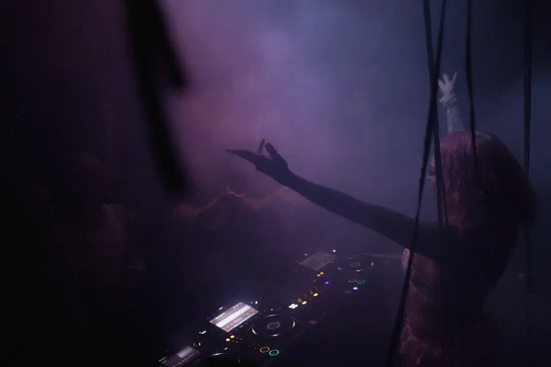 Club Expansivo x Keep Hush