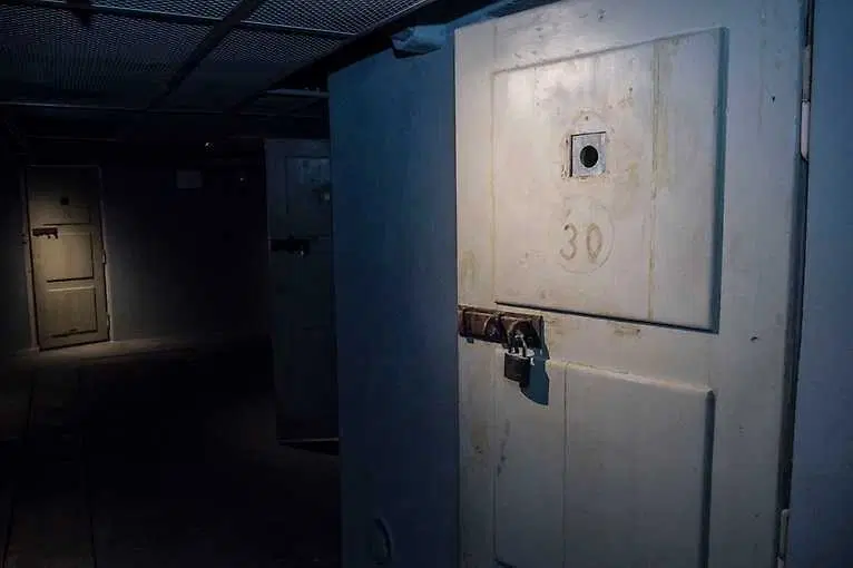 Cele bezpieki: Areszt Ministerstwa Bezpieczeństwa Publicznego 1945–1954