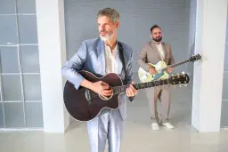 Jarní turné Twin Flames: Republic of Two