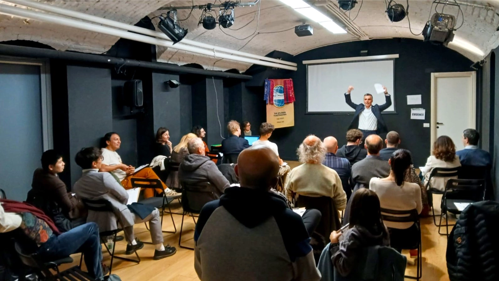 Public Speaking Lab: Parla in pubblico con sicurezza (IT/EN)