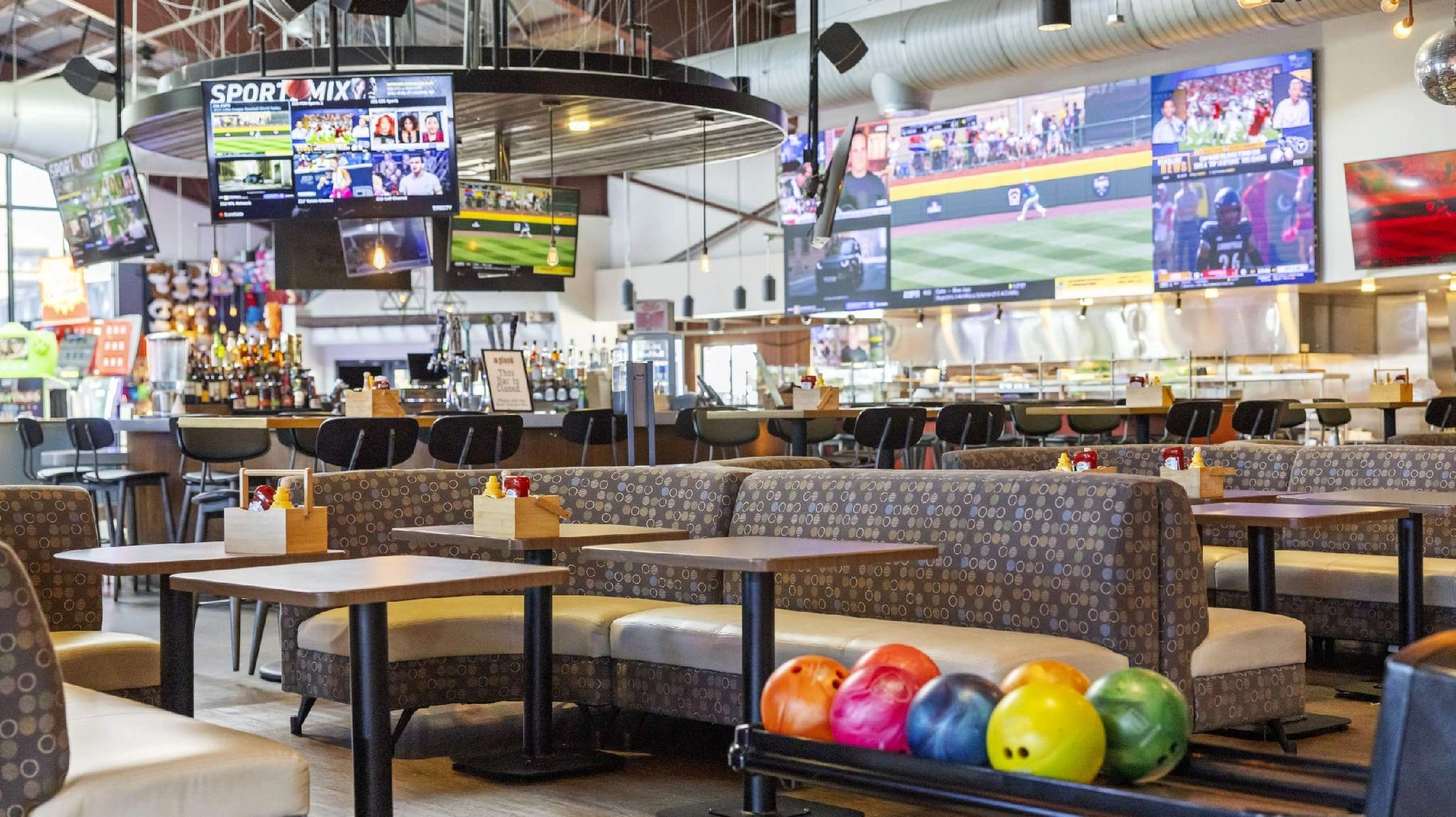 Arcade, Bar & Bowling @ Plank, Oakland
