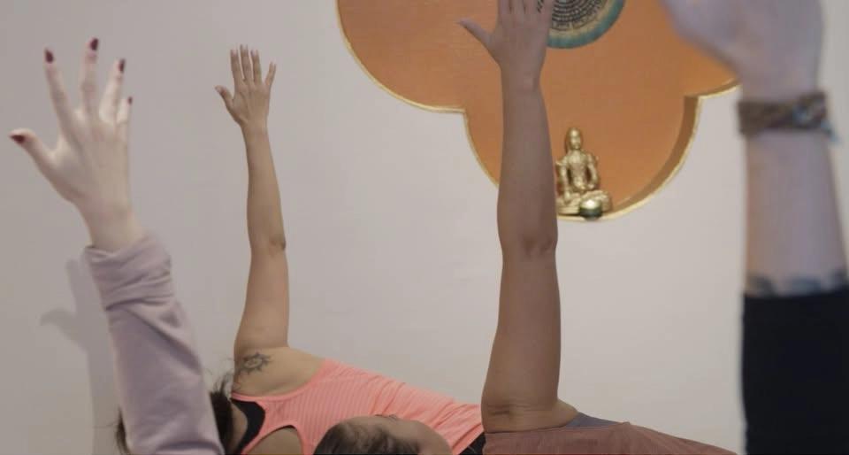 Lunchyoga- 40 min för energi och fokus