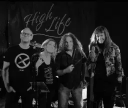 High Life live@dogbaruppsala