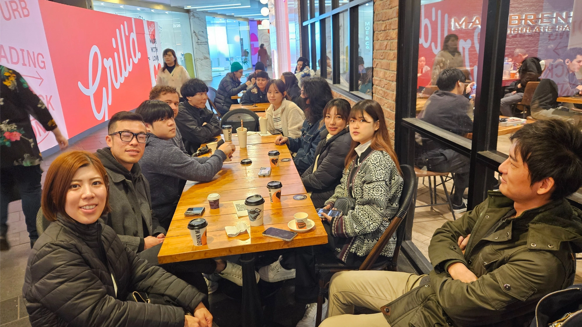 Easy conversation over ☕️🍰🍨: Relaxing vibe, Make friends, Enjoy Sat-day coffee
