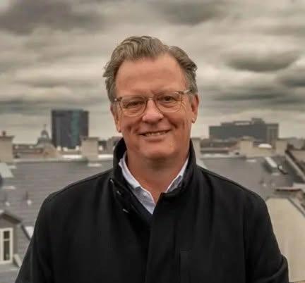 Kirkehøjskole: Foredrag ved journalist og forfatter Esben Kjær: Hvordan overlever man døden
