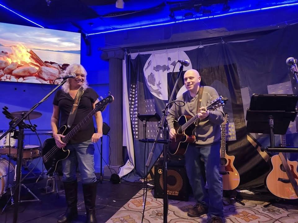 Wacko Magnet Duo back at The Gin Mill