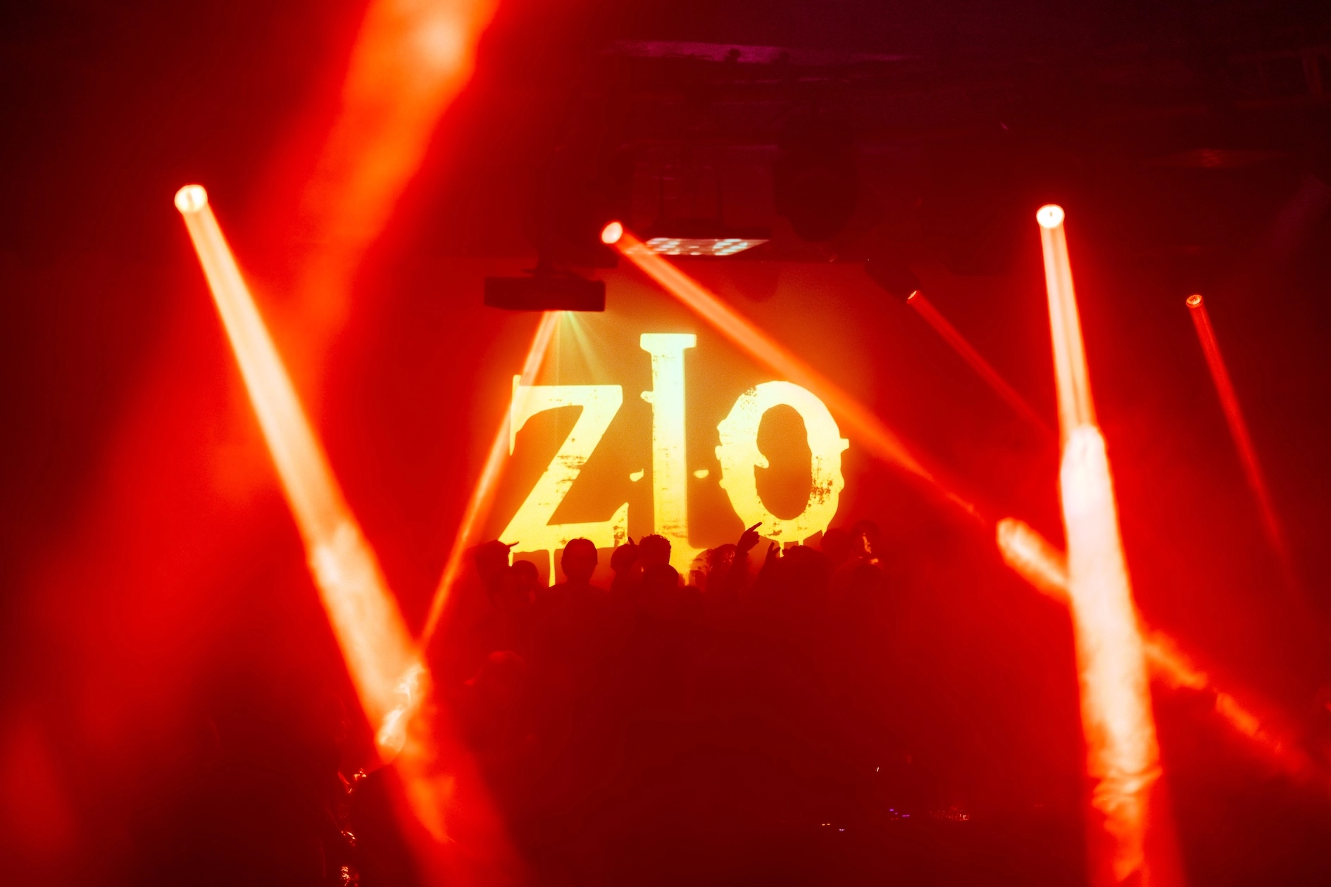 TECHNO RAVE: WITCH'S SPECIAL