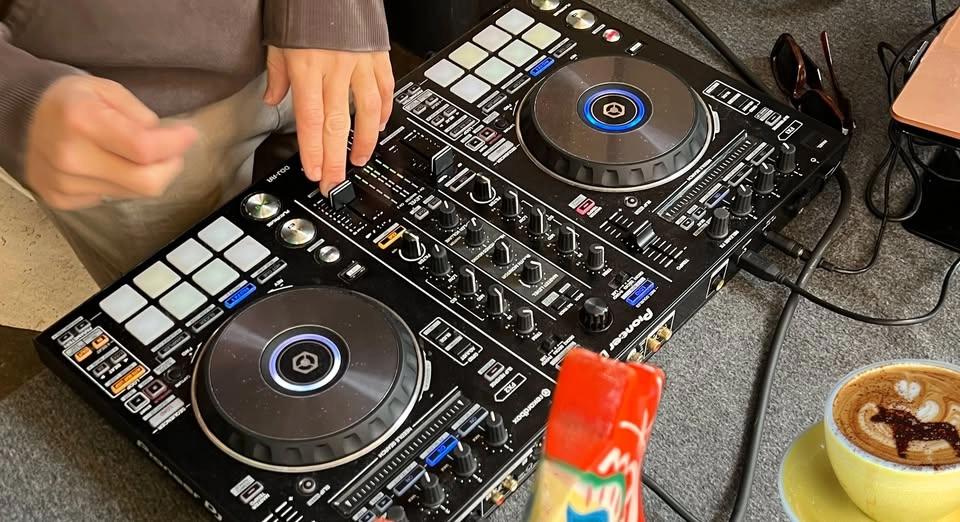 Brews & Beats Sunday