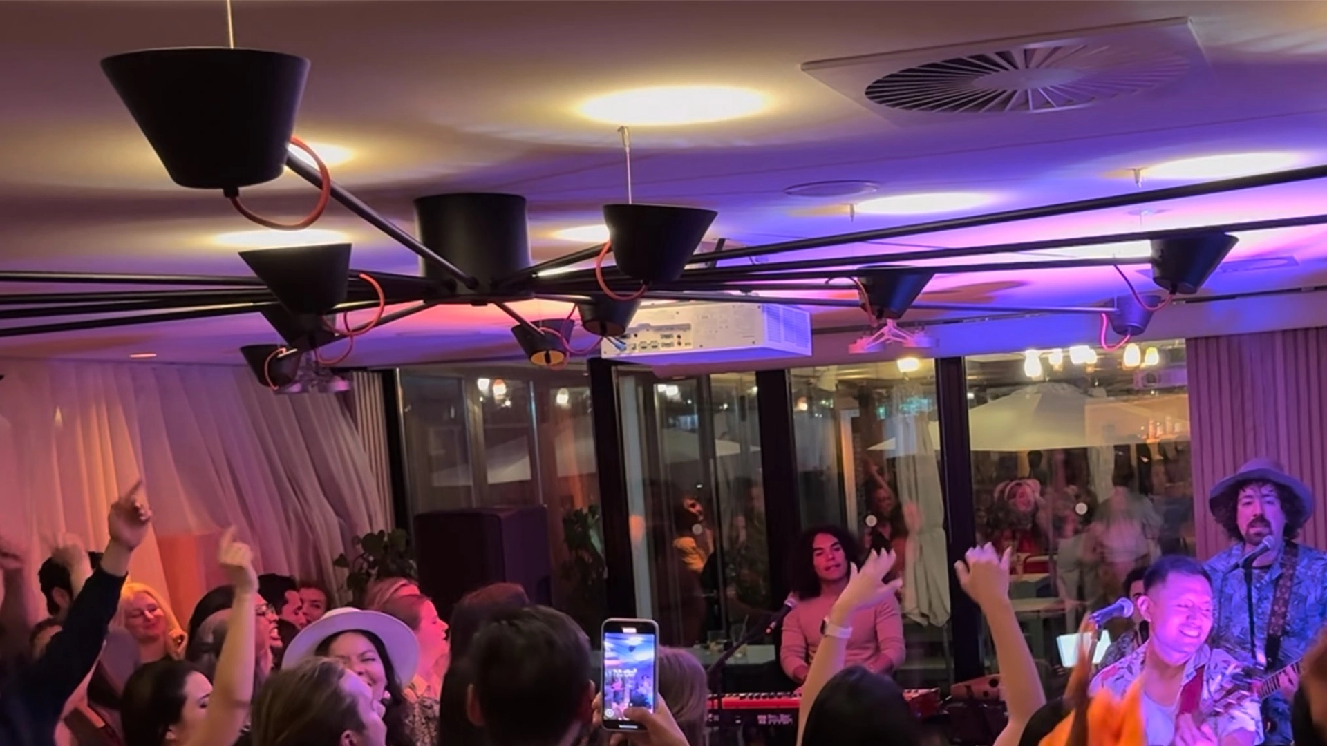 💃 Rooftop Live Music: Blues, Funk and Rock 'n Roll🌇