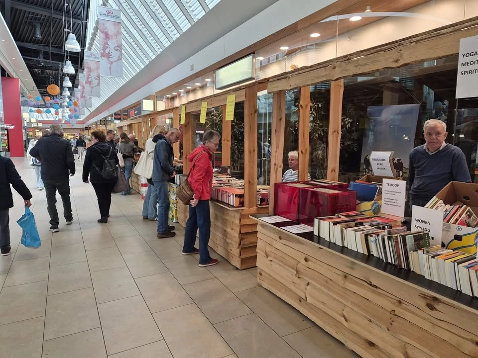 Boeken-platen-spellen-DVD-CD-markt