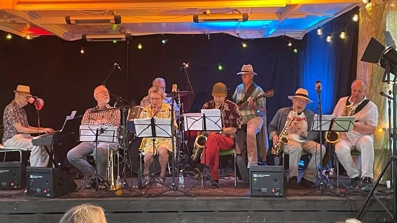 Peter B & K Band på Skå festplats