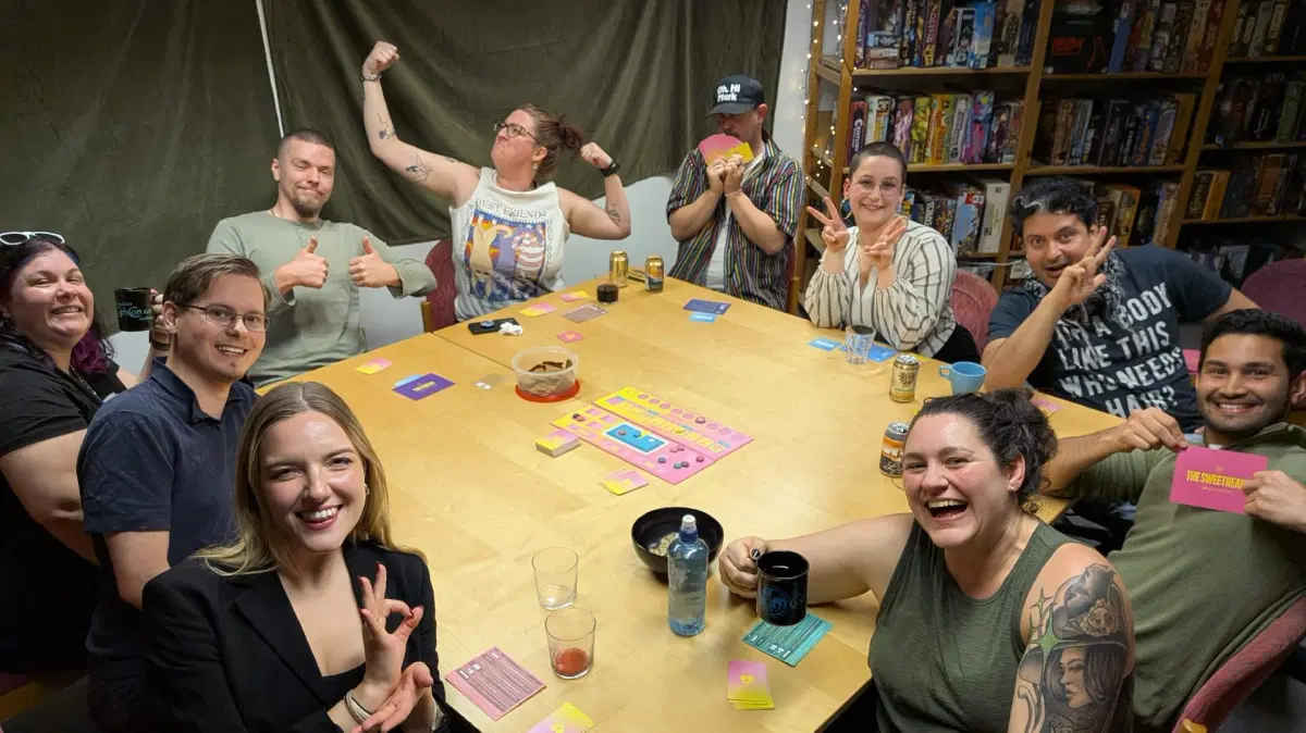 Food, drinks and social gaming 18+