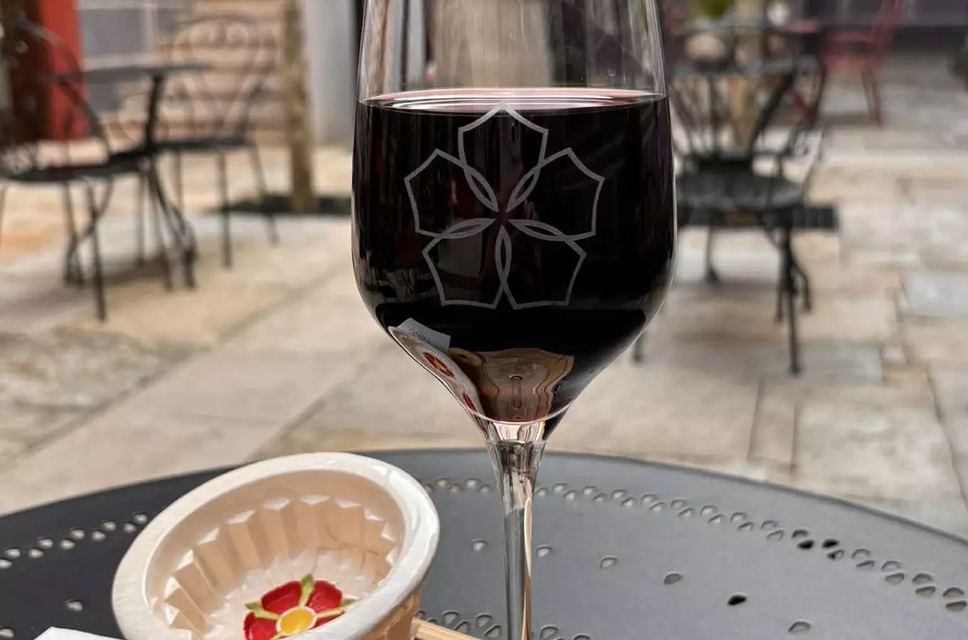 Večer pod platany s degustací vína v Třeboni
