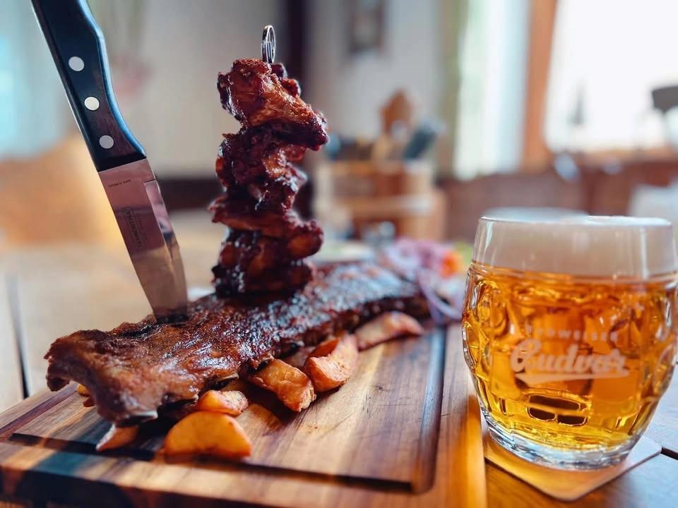 RIBS & Wings „All u can eat“ Schlemmern ohne Ende ! Auch alle Beilagen !