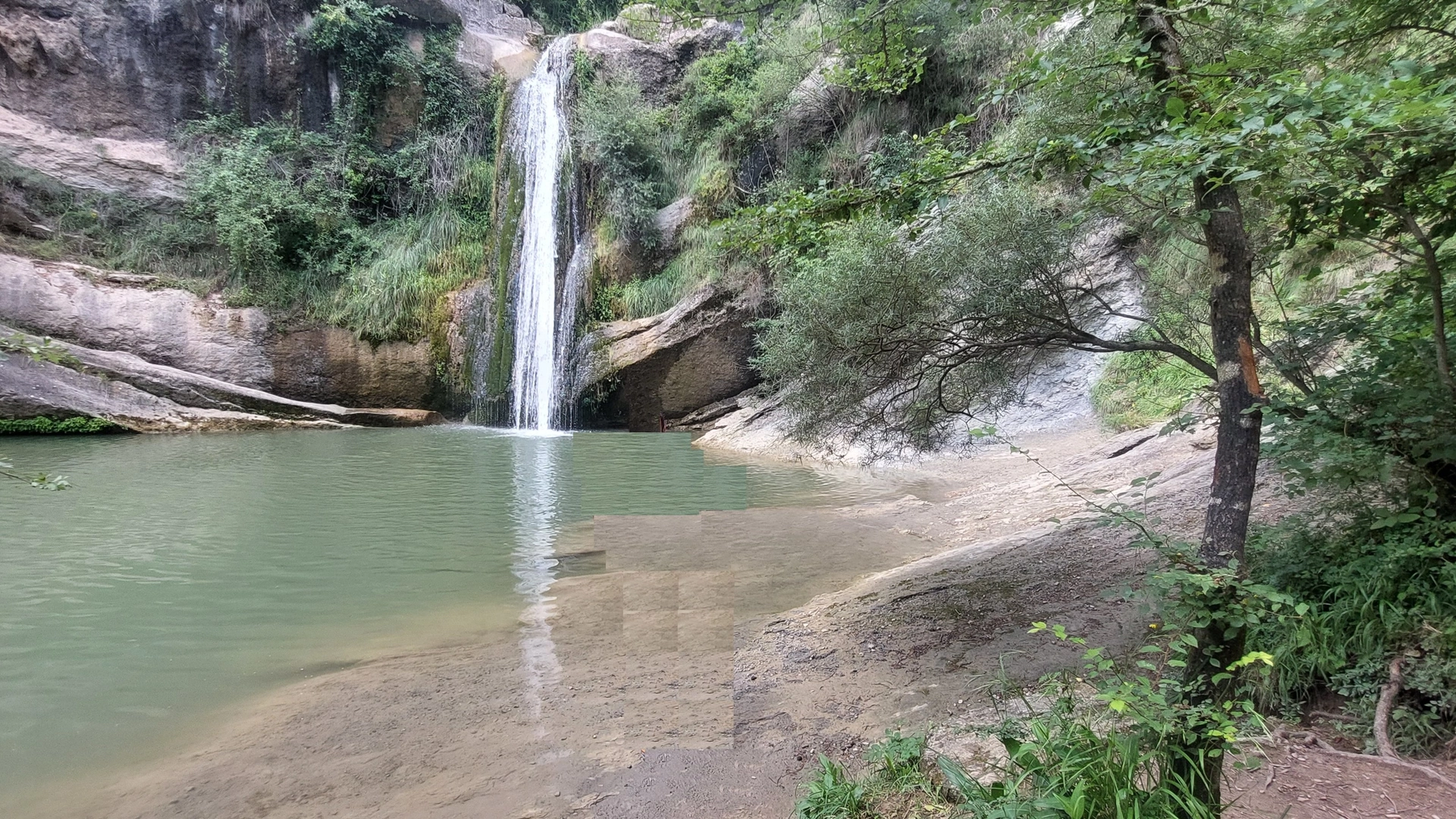 Gorgs/pozas y Cascadas. Mucha Sombra. Por Berguedà. 14€. 10km 225m