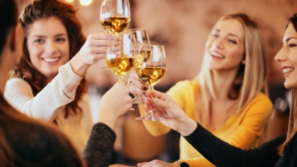 Boozy Brunch xo Come Meet Your New Bestie xo