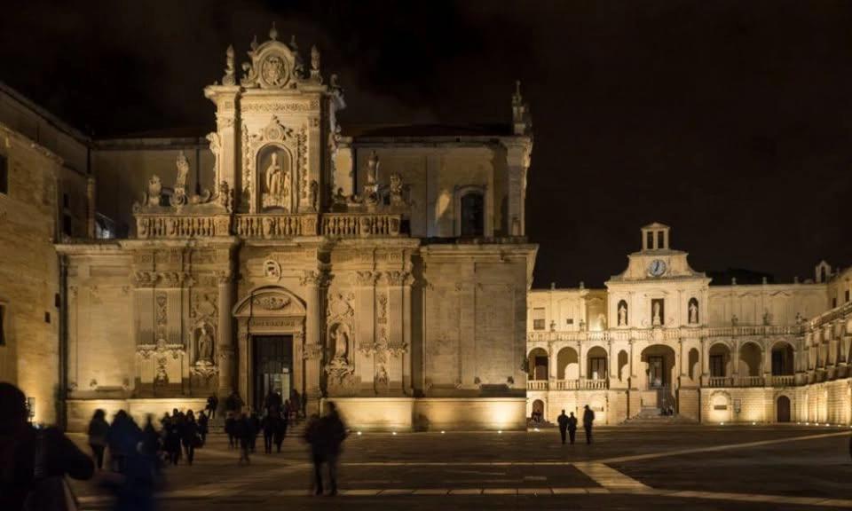 LECCE sotto le stelle: visita guidata serale-notturna