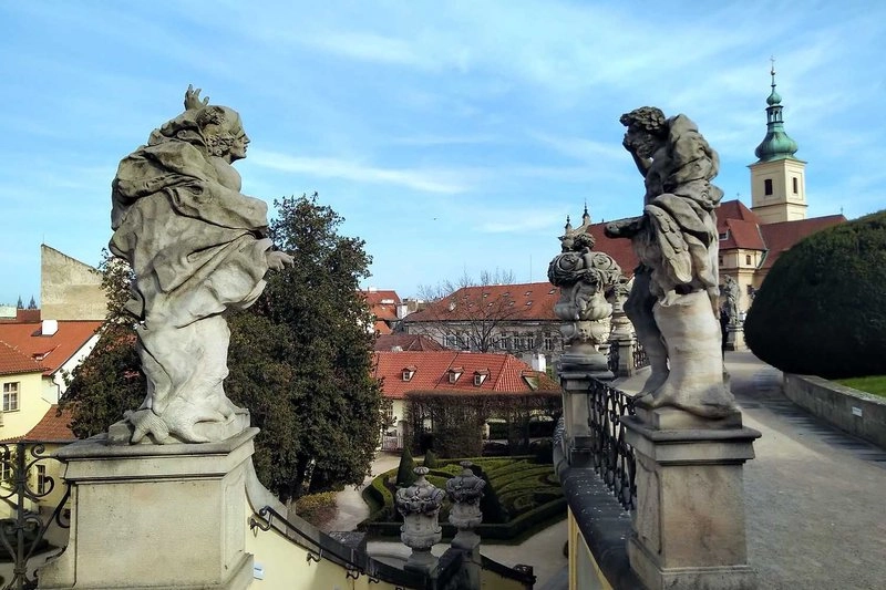 Valdštejnský palác a malostranské barokní zahrady