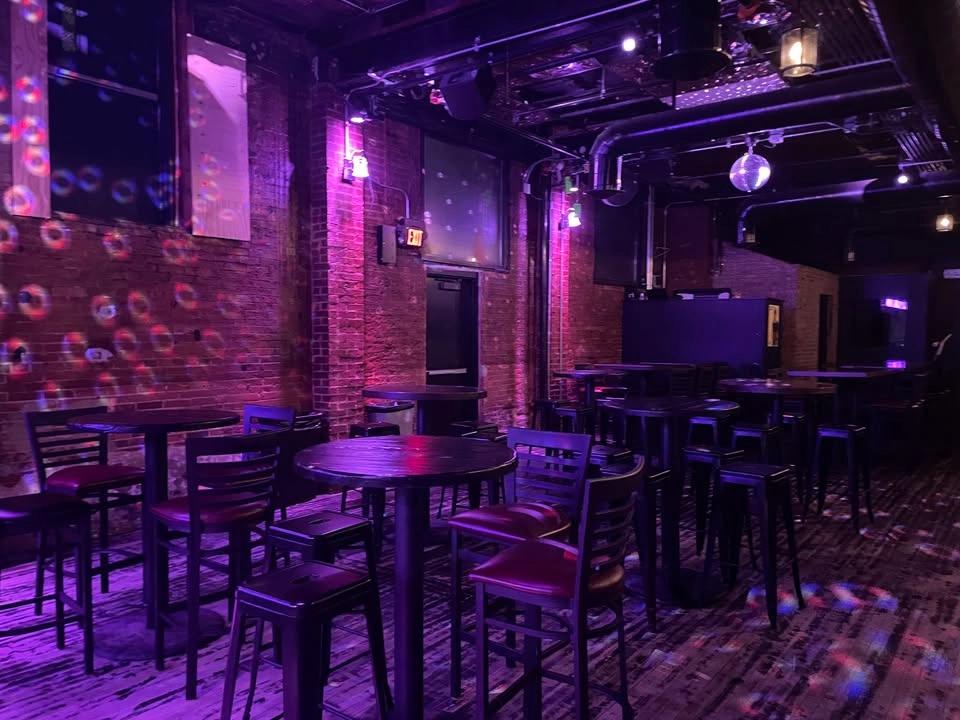 The Squares - Live Music - Elray's Live & Dive - Downtown Iowa City