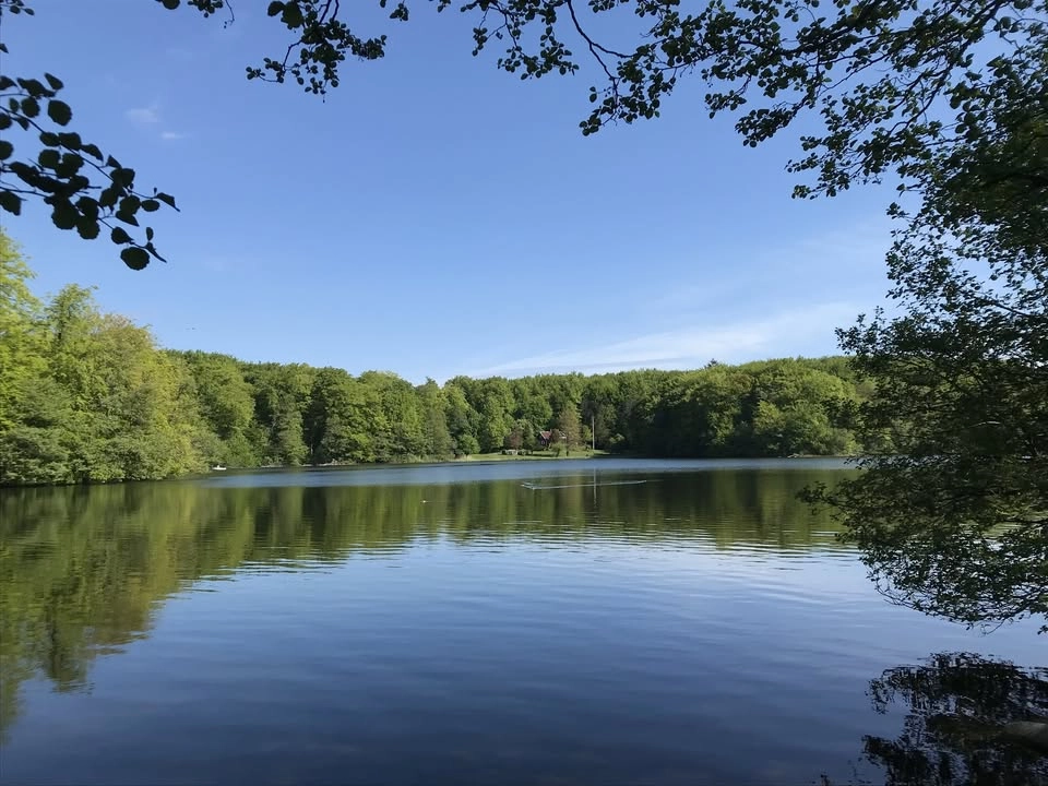 Pilgrimsvandring runt Gyllebosjön