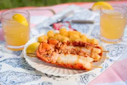Cousins Maine Lobster in White Bear Lake, MN: White Bear Hills Shopping Center🦞😍