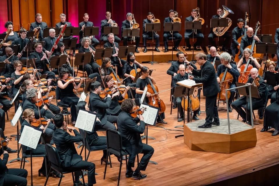 Seattle Symphony: Tchaikovsky's Violin Concerto at Benaroya Hall - S. Mark Taper Foundation Auditori