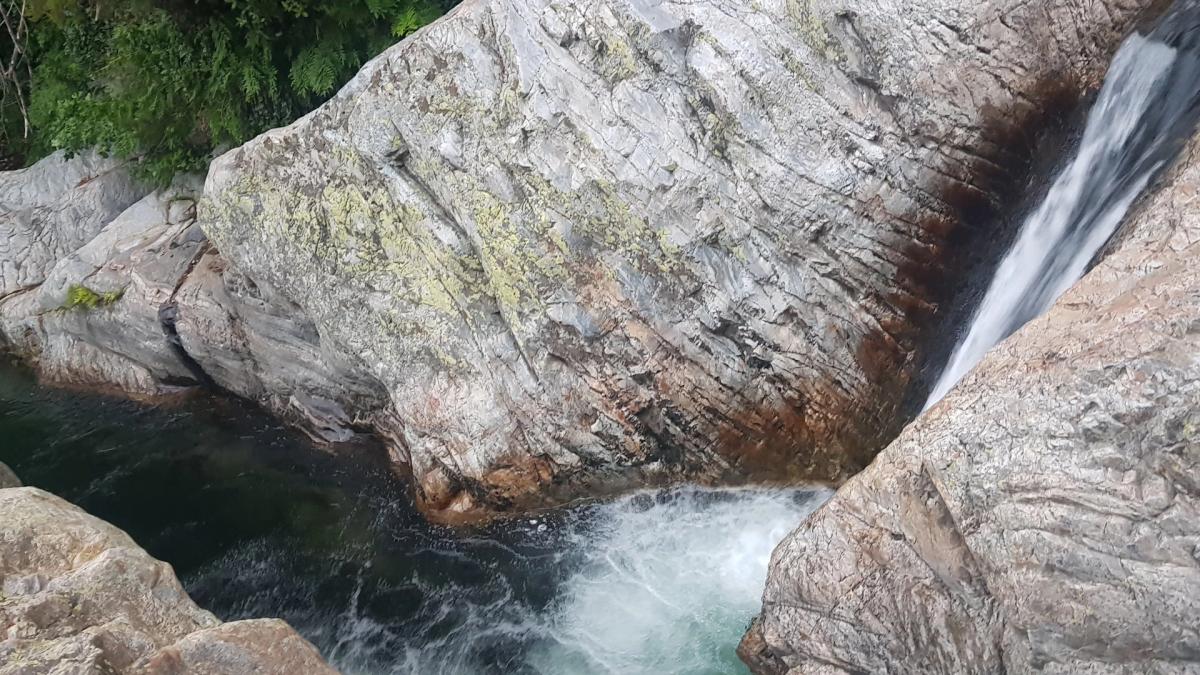 🥾SENDERISMO REFRESCANTE💦GREDOS: POZAS🏊♂️ TOBOGAN NATURAL, BOSQUES SOMBREADOS
