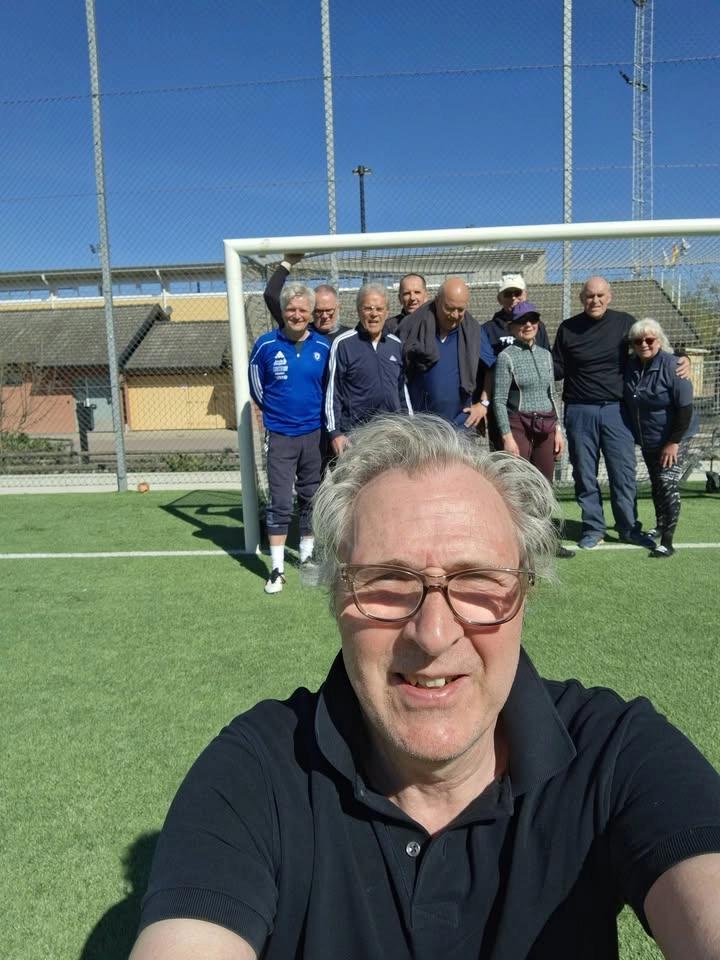 Dags igen! Gåfotboll för alla!