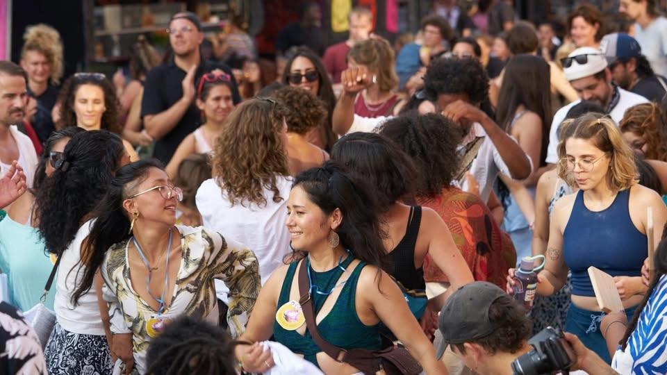 EL BARRIO – Lateinamerikanische Blockparty