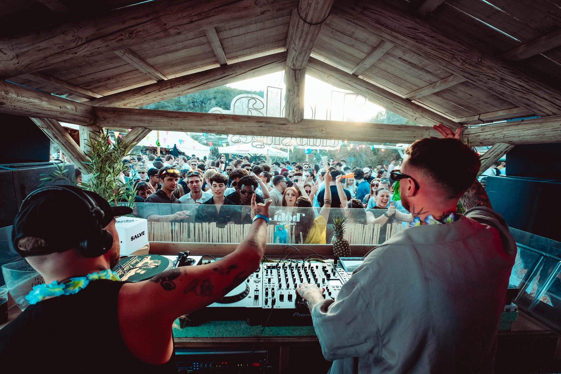 SOUNDMATE x HOLA CLUB / Open Air 10H Beach party