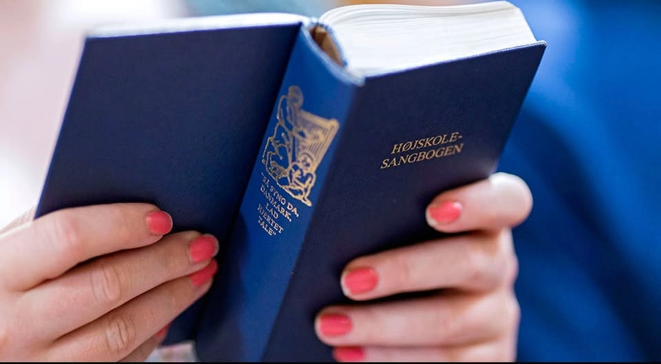 🎶 Højskolesang i Sankt Hans – syng med!